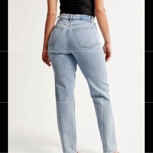 Abercrombie Curve Love Ultra High Rise 90s Straight Jean light